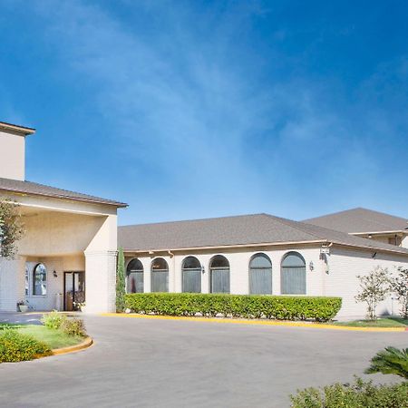 Super 8 By Wyndham San Antonio At I-10 Motel Екстериор снимка