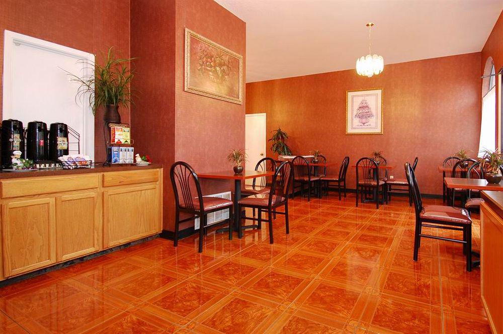 Super 8 By Wyndham San Antonio At I-10 Motel Ресторант снимка